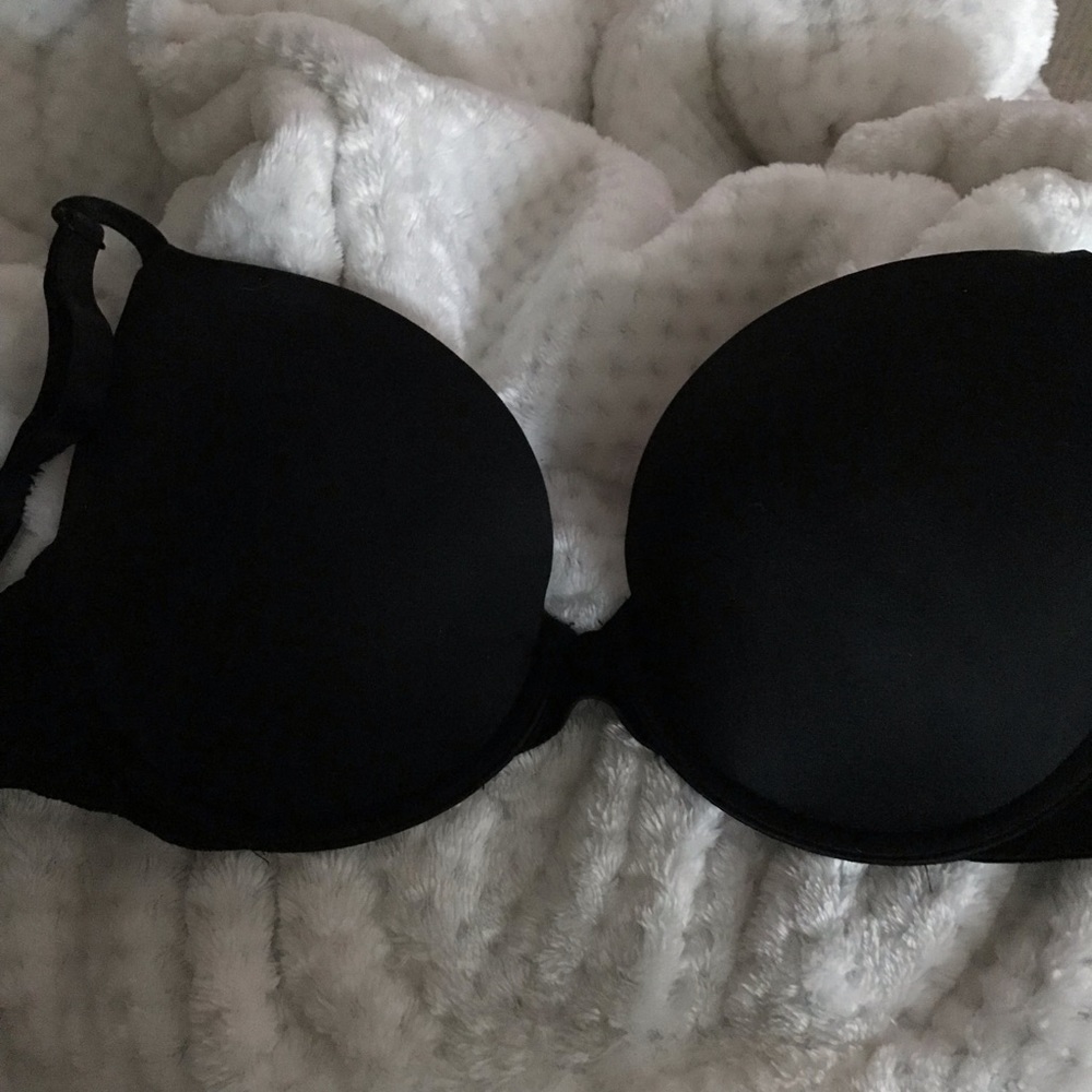 Victoria Secret -Pink push-up bra.